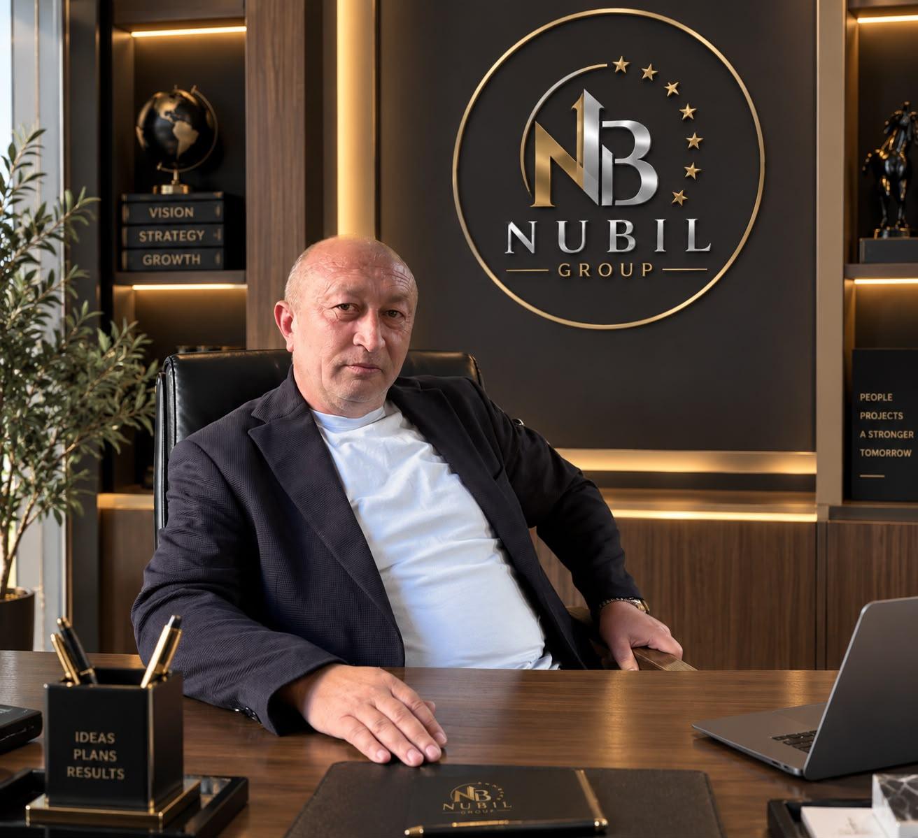 NUBIL GROUP şirket sahibi ofisinde